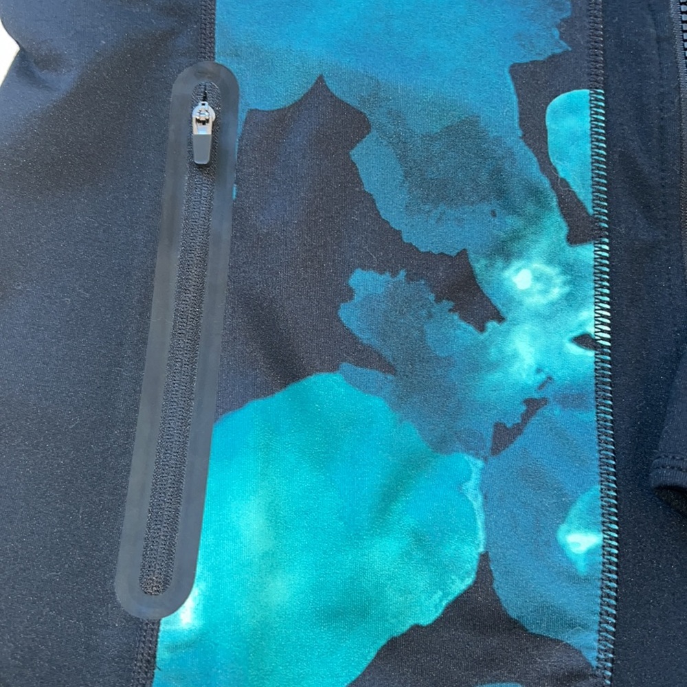 Fabletics zip up top - Picture 5 of 9